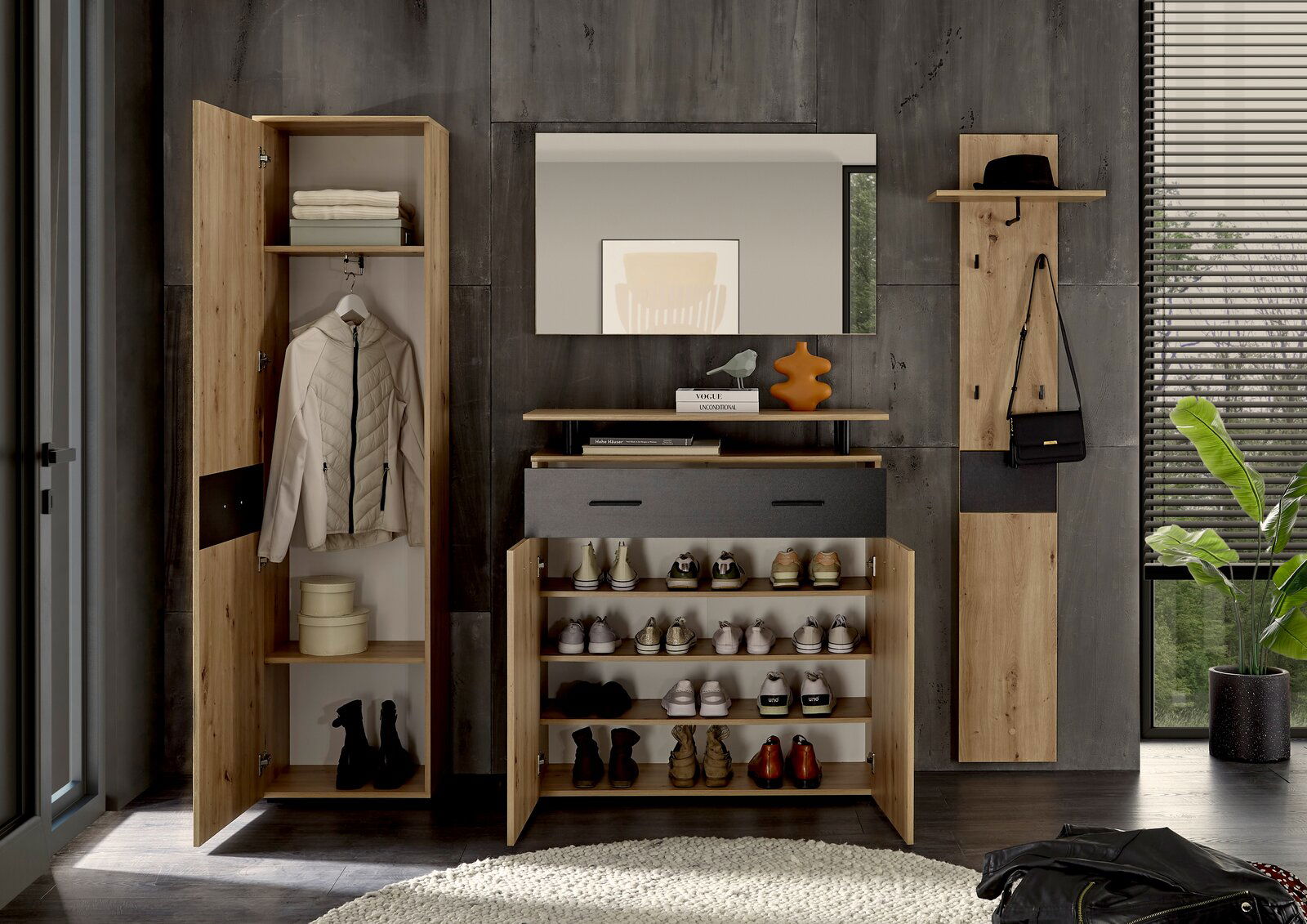 Garderoben-Set in moderner Holzoptik mit Spiegel, Schuhschrank und Kleiderhaken, frontal betrachtet.