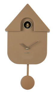 Moderne Wanduhr in Hausform mit Kuckuck, braune Farbe, frontale Ansicht