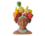 Keramik-Blumentopf in Form eines Frauenkopfes mit buntem Obst auf dem Kopf, Frontalansicht