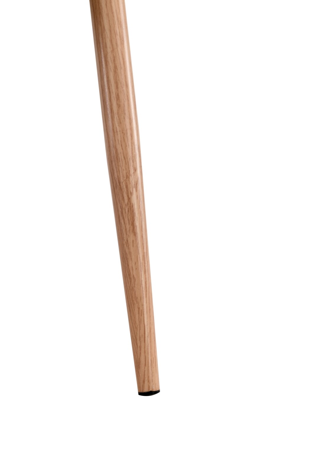 Nahaufnahme eines schräg verlaufenden, naturfarbenen Holzbeins mit Maserung und schwarzem Bodengleiter, Seitenansicht vor weißem Hintergrund
