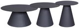 Drei moderne, runde Couchtische in verschiedenen Höhen, aus dunklem Material mit konischen Sockeln, seitliche Perspektive.