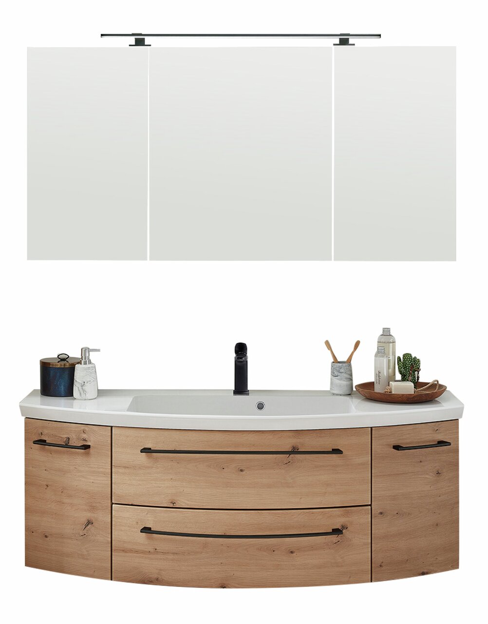 Moderne Badkombination mit dreiteiligem Spiegel und Holzunterschrank, Frontalansicht