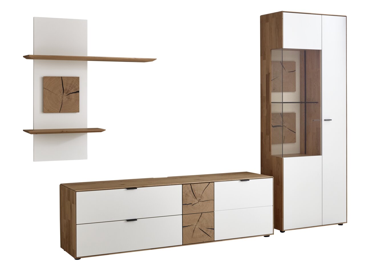 Moderne Wandkombination aus Holz und Weiß mit Schrank, Regal und Vitrine, frontal betrachtet.