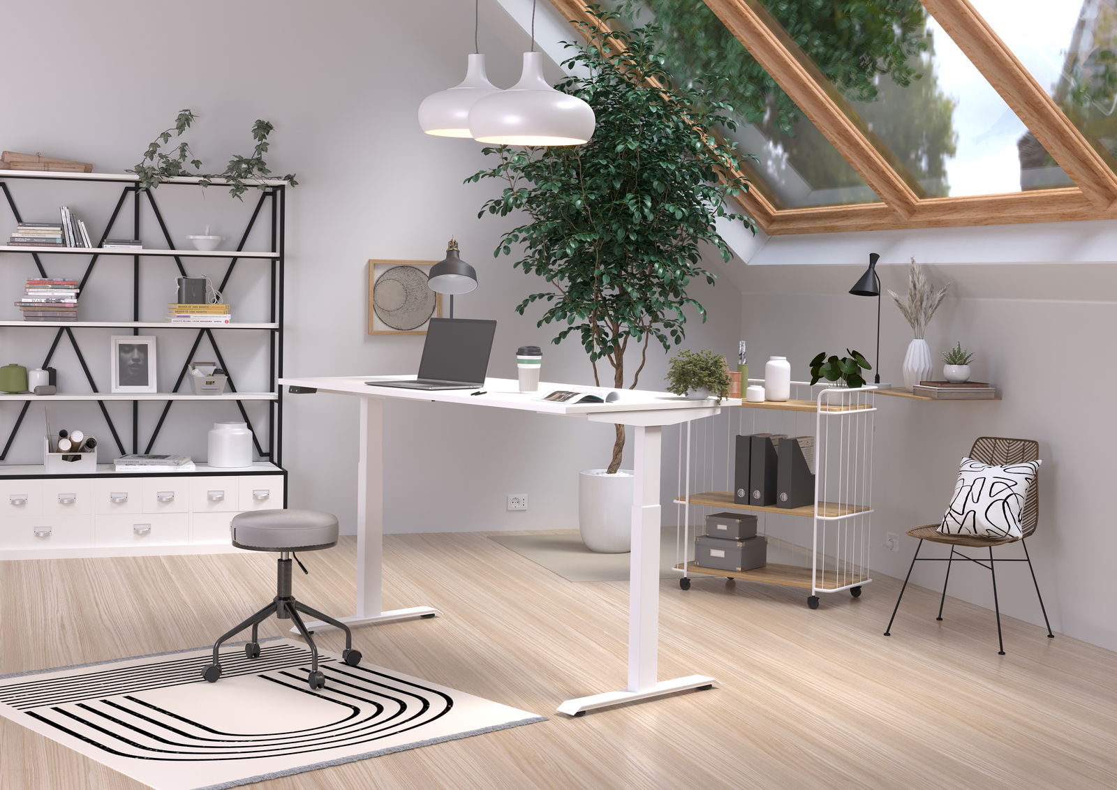 Moderner höhenverstellbarer E-Schreibtisch in einem stilvollen, hellen Raum mit Dachfenster, Pflanzen und minimalistischer Dekoration, seitliche Perspektive.