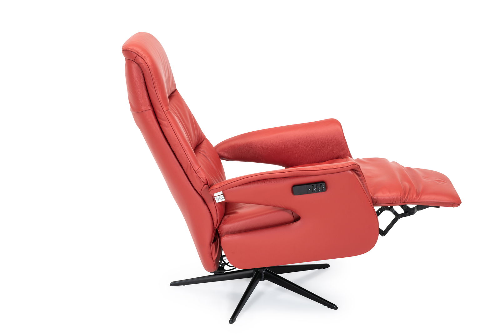 Seitliche Ansicht eines roten Relaxsessels Welnova 8102 SLIMLINE 2.0 mit ausgeklappter Fußstütze und schwarzem Drehfuß.