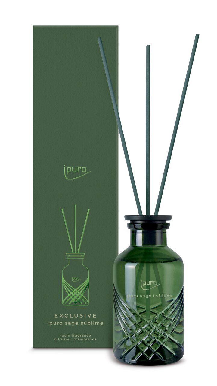 Grüner Raumduft-Diffusor mit eleganten Rattan-Stäbchen, Vorderansicht