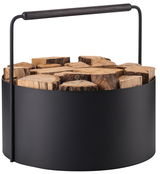 Moderner Feuerholz-Korb Ashi aus schwarzem Metall mit Holzgriff, gefüllt mit Holzscheiten, seitliche Perspektive
