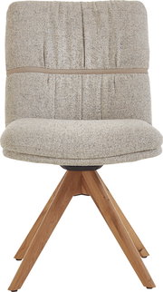 Gepolsterter Polsterstuhl in hellbeigem Strukturstoff mit hoher Rückenlehne und Holz-Drehkreuzgestell, Frontansicht