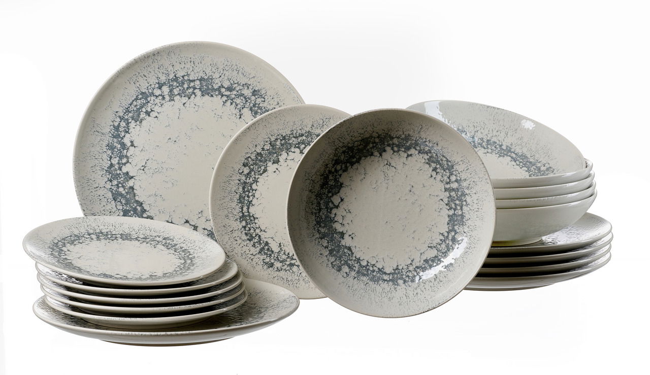 18-teiliges Geschirrset in Graphitfarbe mit modernem Design, bestehend aus flachen und tiefen Tellern, seitliche Perspektive.