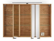 Spiegelschrank aus Holz mit offenen Türen, Glasregalen und integrierter Beleuchtung, Frontalansicht