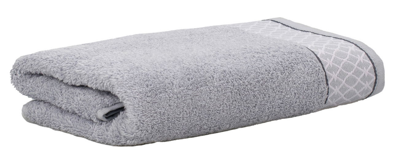 Graues Handtuch mit dekorativem Muster, seitlich gefaltet.