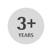 Rundes Symbol mit der Aufschrift '3+ YEARS', Vorderansicht