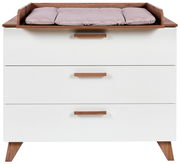Wickelkommode mit drei Schubladen, weiß mit Holzgriffen und Wickelauflage, Frontalansicht