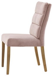 Seitenansicht eines gepolsterten Stuhls mit rosa Stoffbezug und Holzbeinen.
