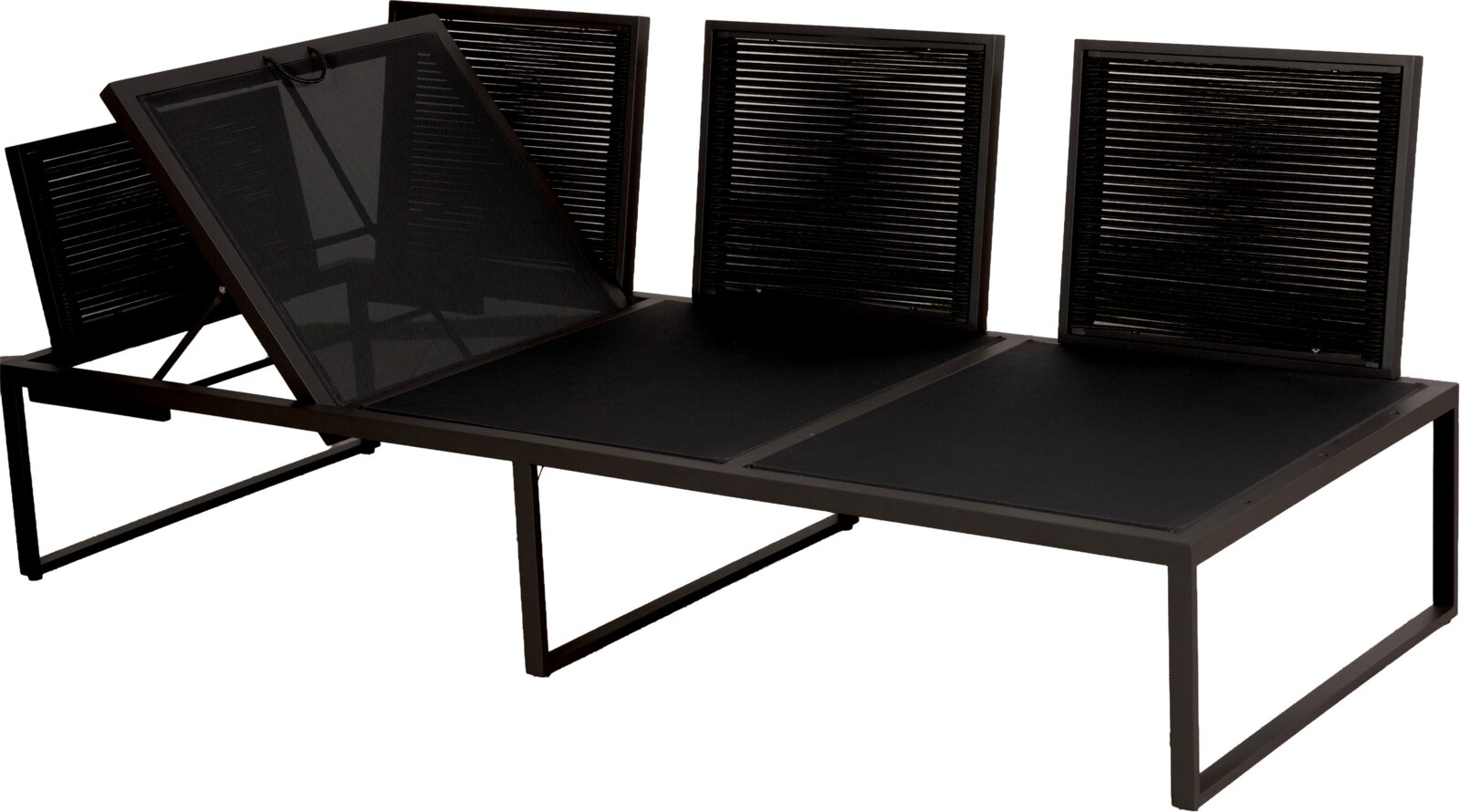 Schwarzes Outdoor-Sonnenliegen-Set aus Metall mit verstellbarer Rückenlehne und mehreren Sichtschutz-/Rückwandpaneelen, schräg von vorne (3/4-Perspektive) freigestellt auf weißem Hintergrund
