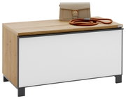 Garderobenbank aus Holz mit weißer Front, darauf eine beige Handtasche und ein orangefarbenes Seil, seitliche Perspektive