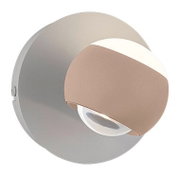 Moderne wandlamp in zijaanzicht met een rond, tweekleurig ontwerp.