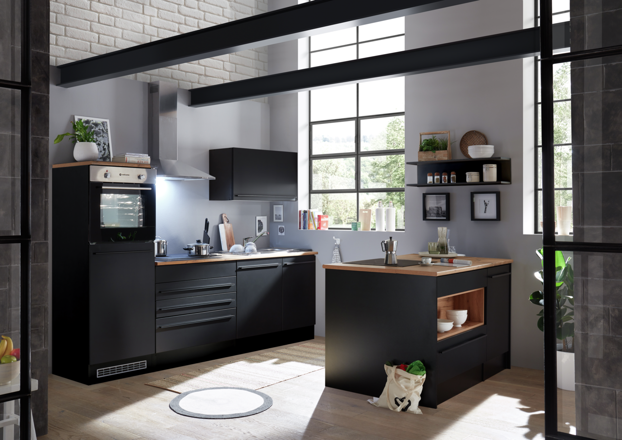 Moderne Küche mit schwarzer Kücheninsel und Holzarbeitsplatte, seitliche Perspektive
