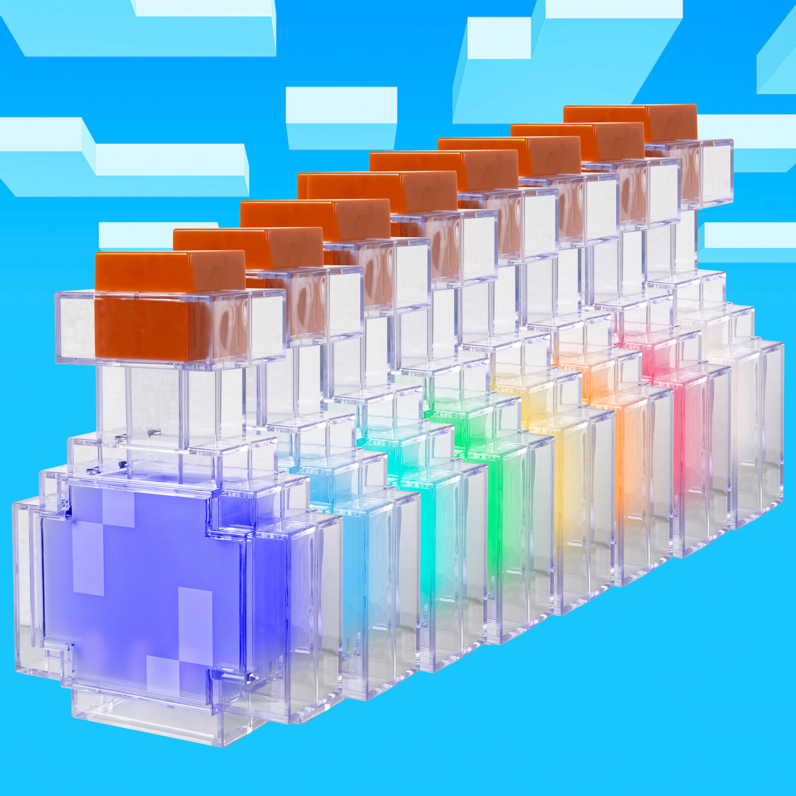 Transparente, pixelartige Blockfigur mit orangefarbenem Kopf und farbigem Verlauf (blau bis rosa) vor blauem Hintergrund, schräg von vorne links in leichter Aufsicht dargestellt.