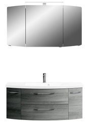 Vooraanzicht van een moderne badkamercombinatie met een grote spiegelkast en een wastafelonderkast in houtlook.