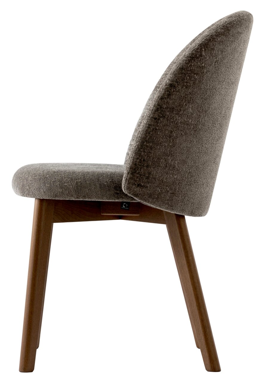 Seitenansicht eines modernen Stuhls mit gepolsterter Rückenlehne und Sitzfläche, Holzbeine.