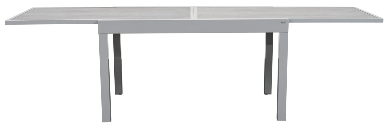 Moderne metalen tuintafel met rechthoekig tafelblad, gefotografeerd van voren.