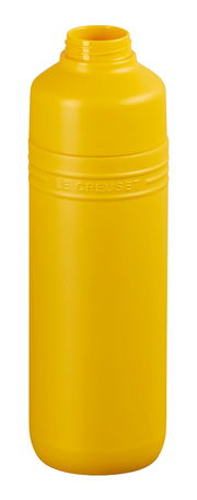 Gelbe Trinkflasche aus Kunststoff mit geprägtem Logo, Vorderansicht