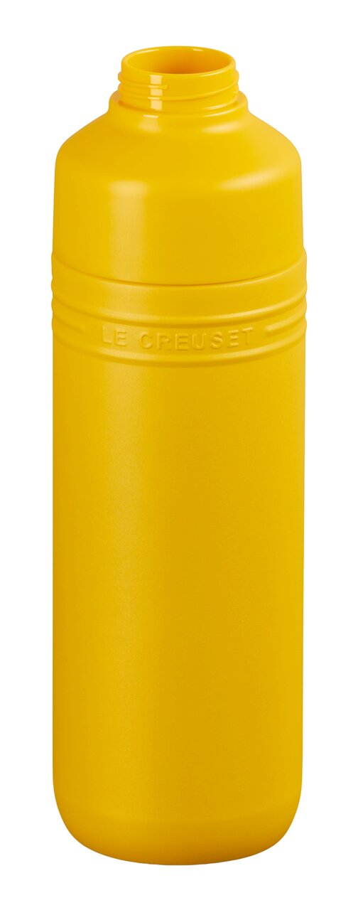 Gelbe Trinkflasche aus Kunststoff mit geprägtem Logo, Vorderansicht