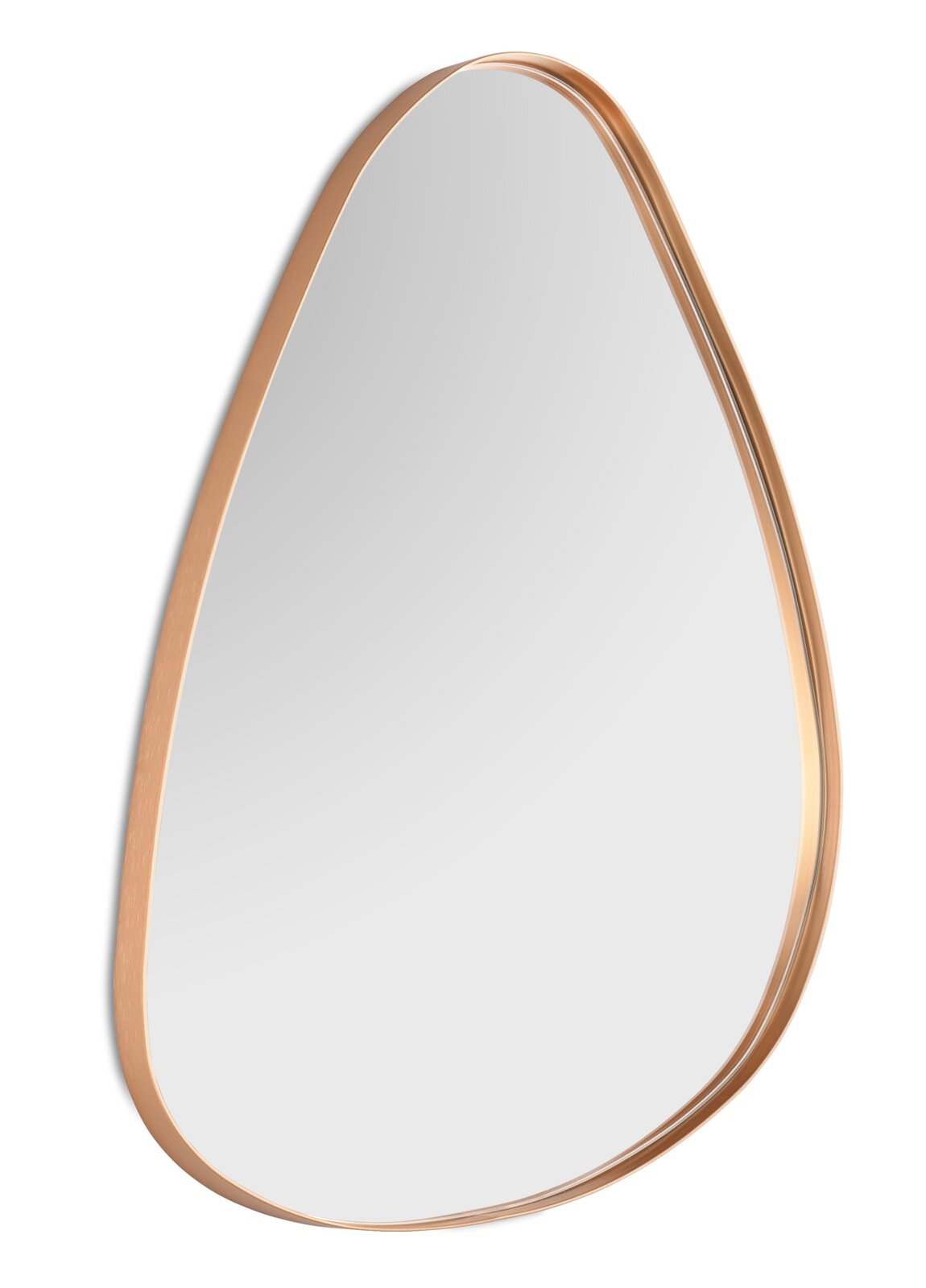 Asymmetrischer Spiegel mit elegantem, schmalem Rahmen in Kupferoptik, seitliche Perspektive
