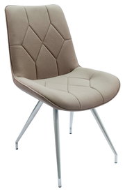 Moderner Stuhl mit gepolsterter Sitzfläche und Rückenlehne in Beige, auf silbernen Metallbeinen. Seitenansicht.