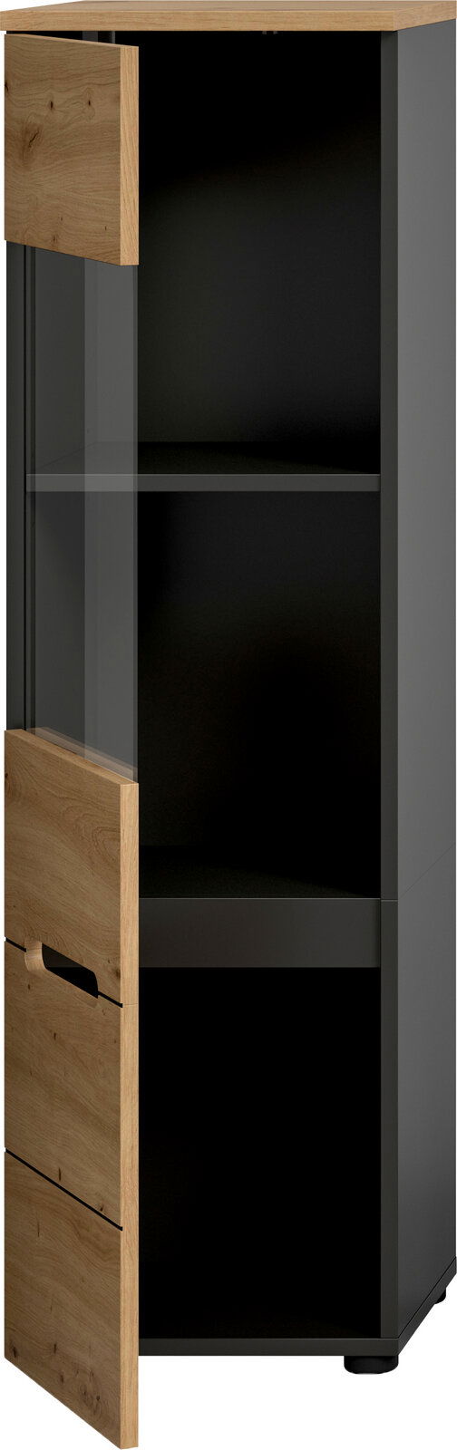 Hoher Vitrinenschrank in Anthrazit mit Holzfronten und Glastür, geöffnet mit sichtbaren Einlegeböden, Ansicht schräg von vorne links