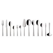 Elegantes 68-teiliges Tafelbesteck-Set Victor aus Edelstahl, frontal präsentiert, bestehend aus verschiedenen Gabeln, Messern und Löffeln.