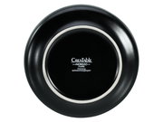 Rückansicht eines schwarzen Tellers mit der Aufschrift 'Creatable Nordic'.