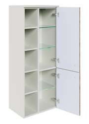 Witte halve kast met twee open deuren en meerdere glazen en houten planken, gezien vanaf links vooraan