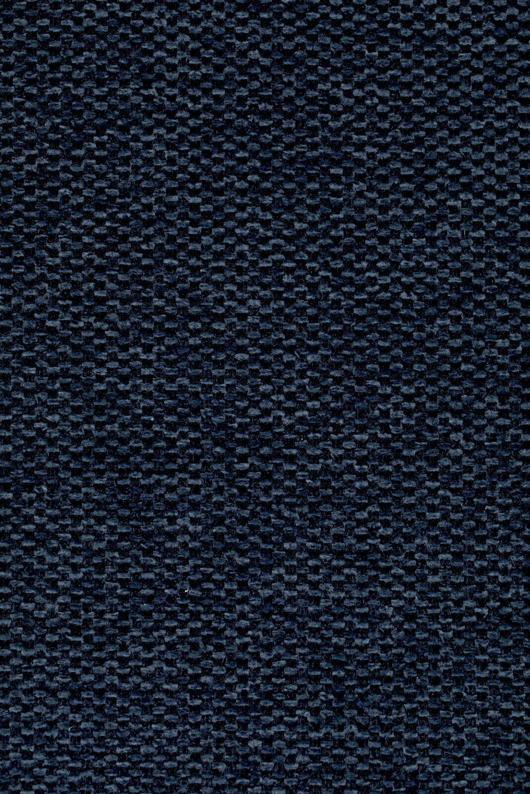 Nahaufnahme eines dunkelblauen, strukturierten Stoffes in einer Webmusterung, von oben betrachtet.