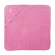 Roze kinderhanddoek met hartjesmotief in de hoek, bovenaanzicht