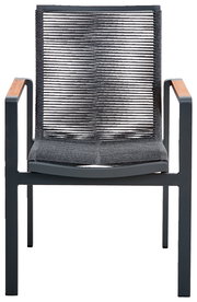 Moderner Stapelsessel mit grauem Seilgeflecht und Armlehnen aus Holz, Frontalansicht