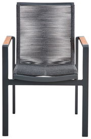 Moderner Stapelsessel mit grauem Seilgeflecht und Armlehnen aus Holz, Frontalansicht