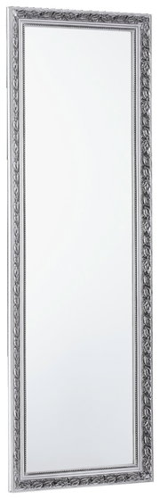 Rechteckiger Spiegel mit verziertem silbernem Rahmen, perspektivisch von der Seite fotografiert.