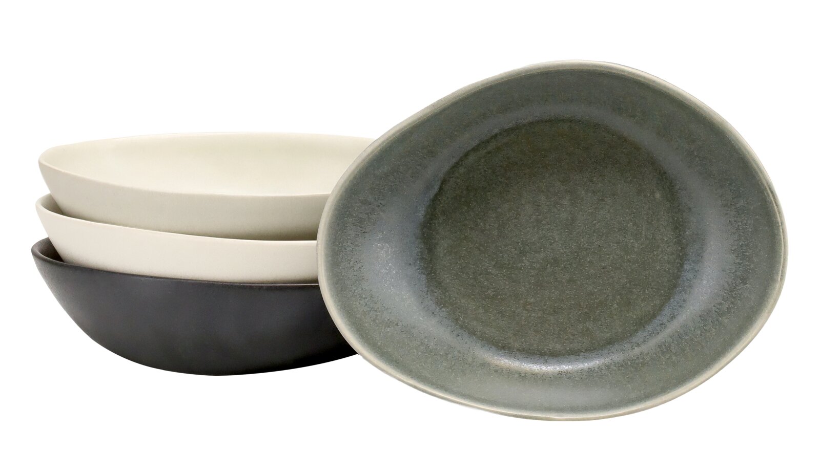 Creatable Suppenteller Set 4-tlg PIETRA Stapel aus drei Keramikschalen in Weiß und Anthrazit mit einer graugrünen Schale im Vordergrund, leicht seitliche Perspektive auf weißem Hintergrund