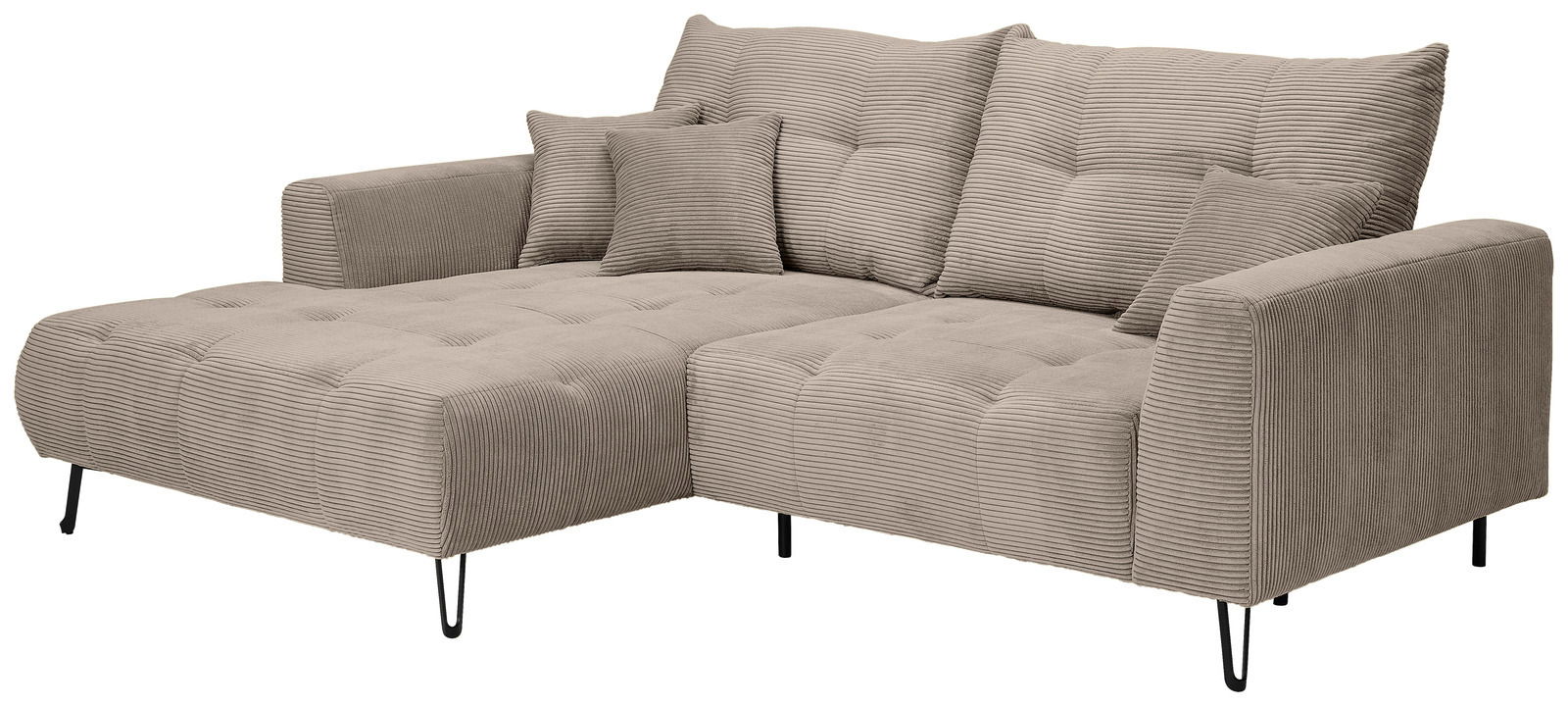 Beige Ecksofa mit Ottomane links, gestepptem Stoff und schwarzen Metallfüßen, Perspektive von vorne links
