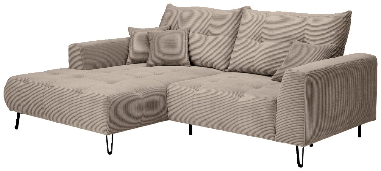 Beige Ecksofa mit Ottomane links, gestepptem Stoff und schwarzen Metallfüßen, Perspektive von vorne links