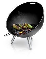 Moderne FireGlobe-grillrooster met maïskolven, zijaanzicht