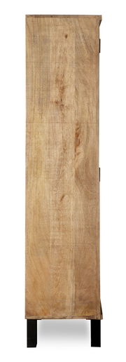 Seitenansicht eines Vitrinenschranks aus Holz mit natürlicher Maserung und schwarzen Beinen.