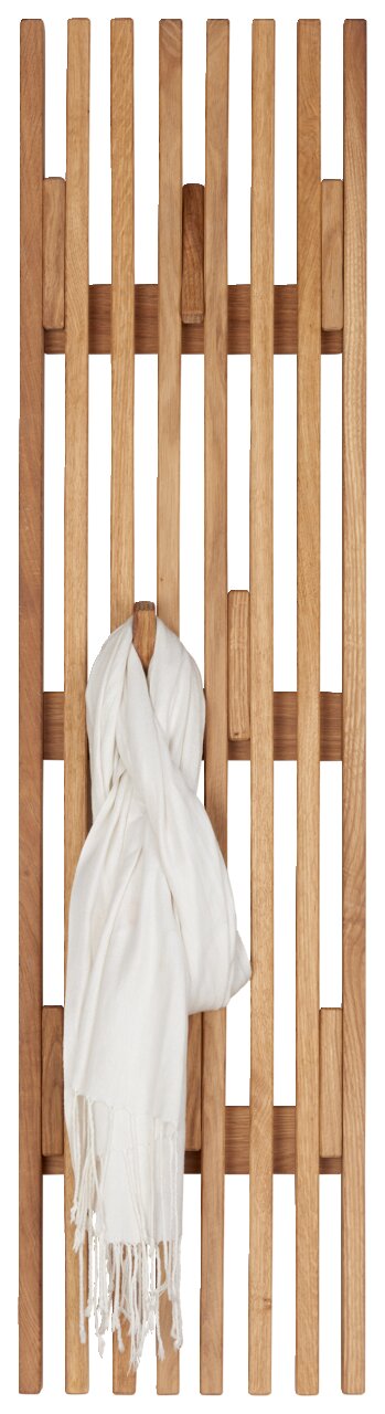 Holz-Garderobenpaneel mit vertikalen Streben und einem weißen Schal, Frontalansicht