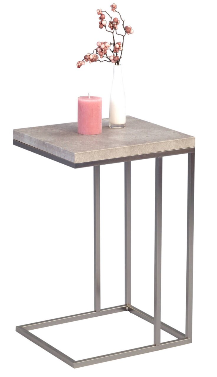 Moderner Beistelltisch mit Metallgestell und quadratischer Tischplatte, seitliche Perspektive