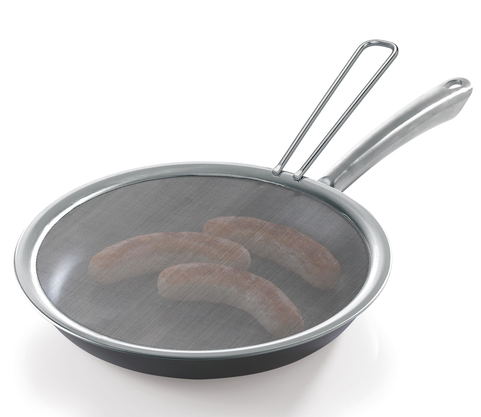 Spritzschutzsieb DELUXE, 29 cm, auf einer Pfanne mit Würstchen, seitliche Perspektive