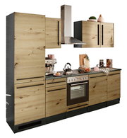 Moderne Küchenzeile in Holzoptik mit Elektrogeräten, frontal betrachtet.