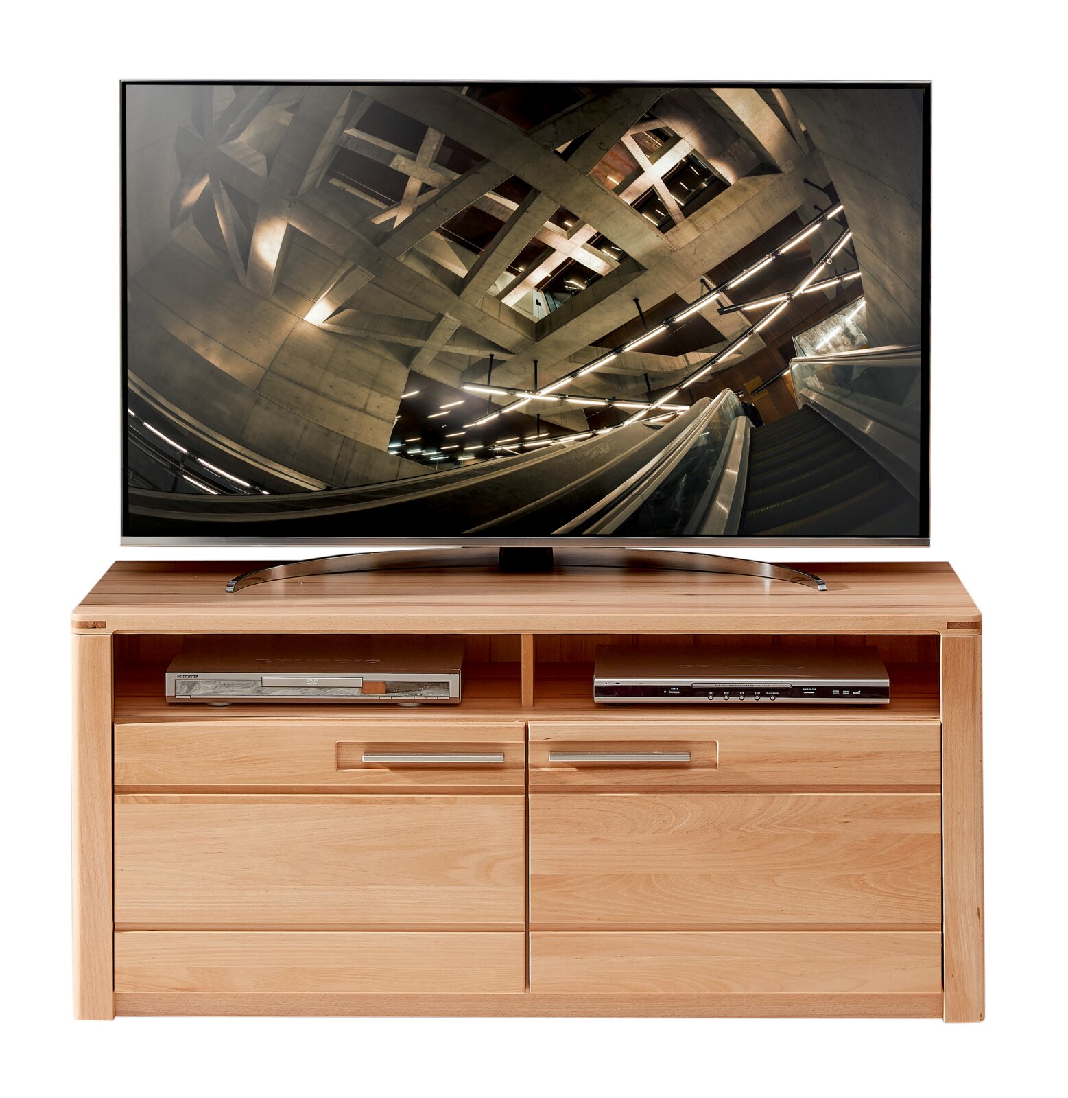 TV-Lowboard aus Holz mit zwei Schubladen und offenen Fächern, frontal betrachtet, mit einem großen Fernseher darauf.