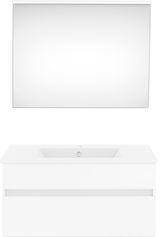 Moderne Badkombination mit Spiegel und Waschbecken, Frontalansicht